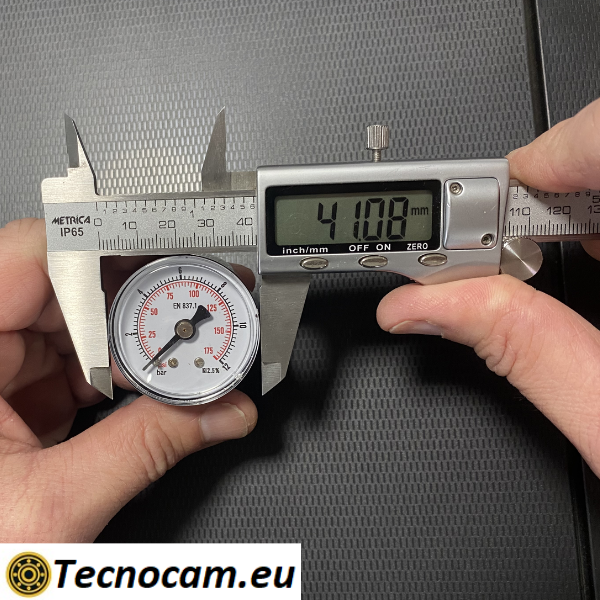 Manomètre à sec, échelle 0-1 bar, raccord arrière mâle pour gaz 1/8". 