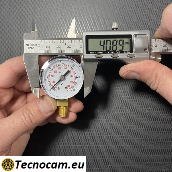Manomètre à sec, échelle 0-4 bar, raccord arrière mâle pour gaz 1/8". 
