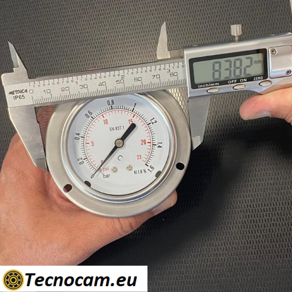 Trockenmanometer, Skala 0–1,6 bar, mit Flansch und 1/4"-Außengewinde-Gasanschluss hinten