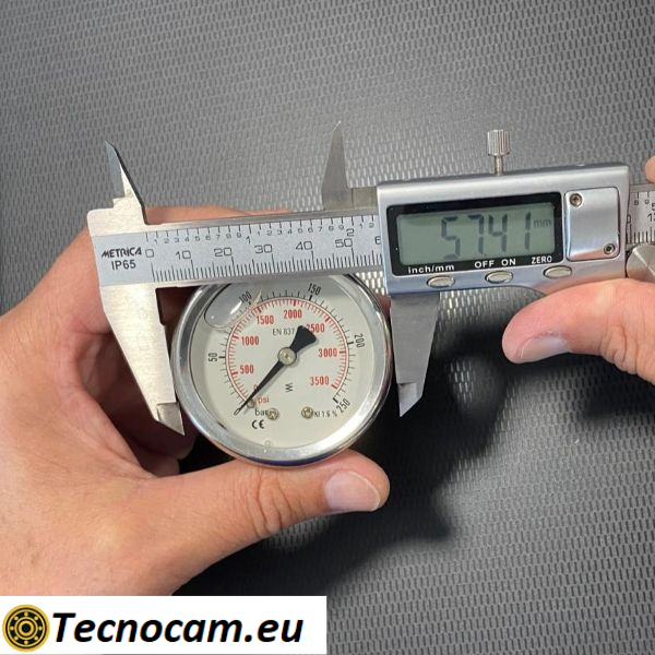 Manomètre à glycérine, échelle 0-250 bar, boîtier 50 mm, raccord gaz mâle arrière série 1/4", MAN50PCG